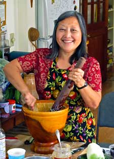 Kasma makes Green Papaya Salad